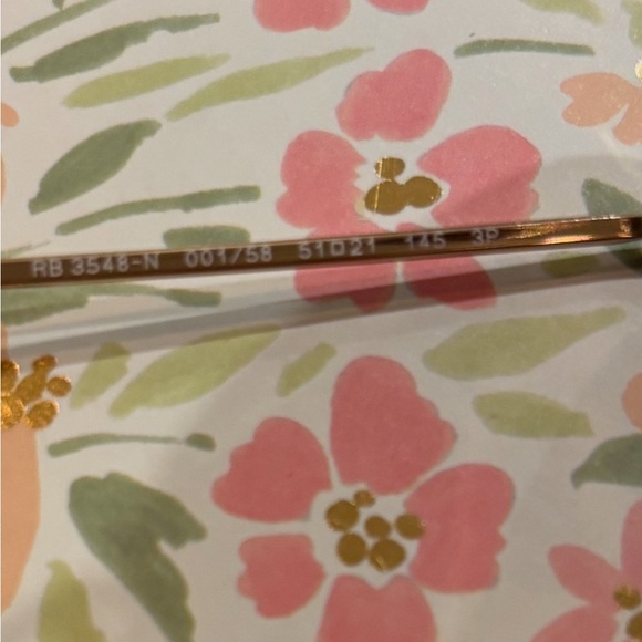 New Ray Ban Hexagonal Flat gold sunglasses. - Picture 7 of 7